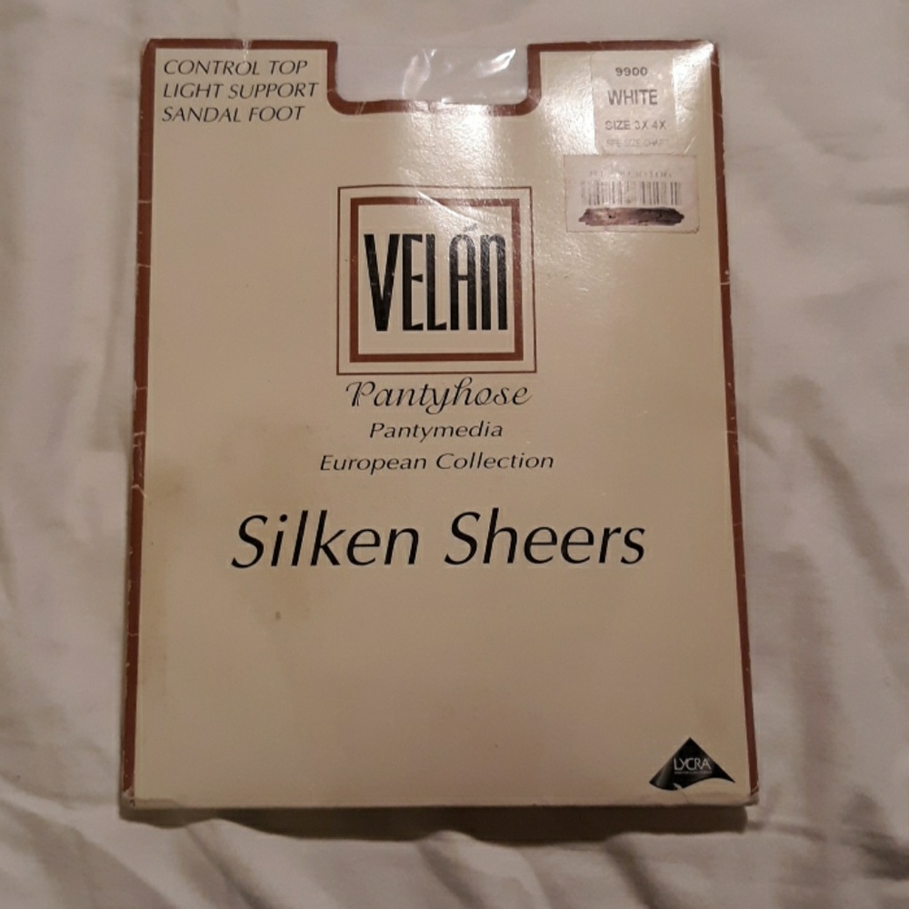 Womans 3X-4X Velán white silken sheers pantyhose